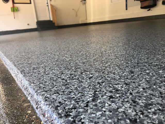 Garage floor in Eclipse flake